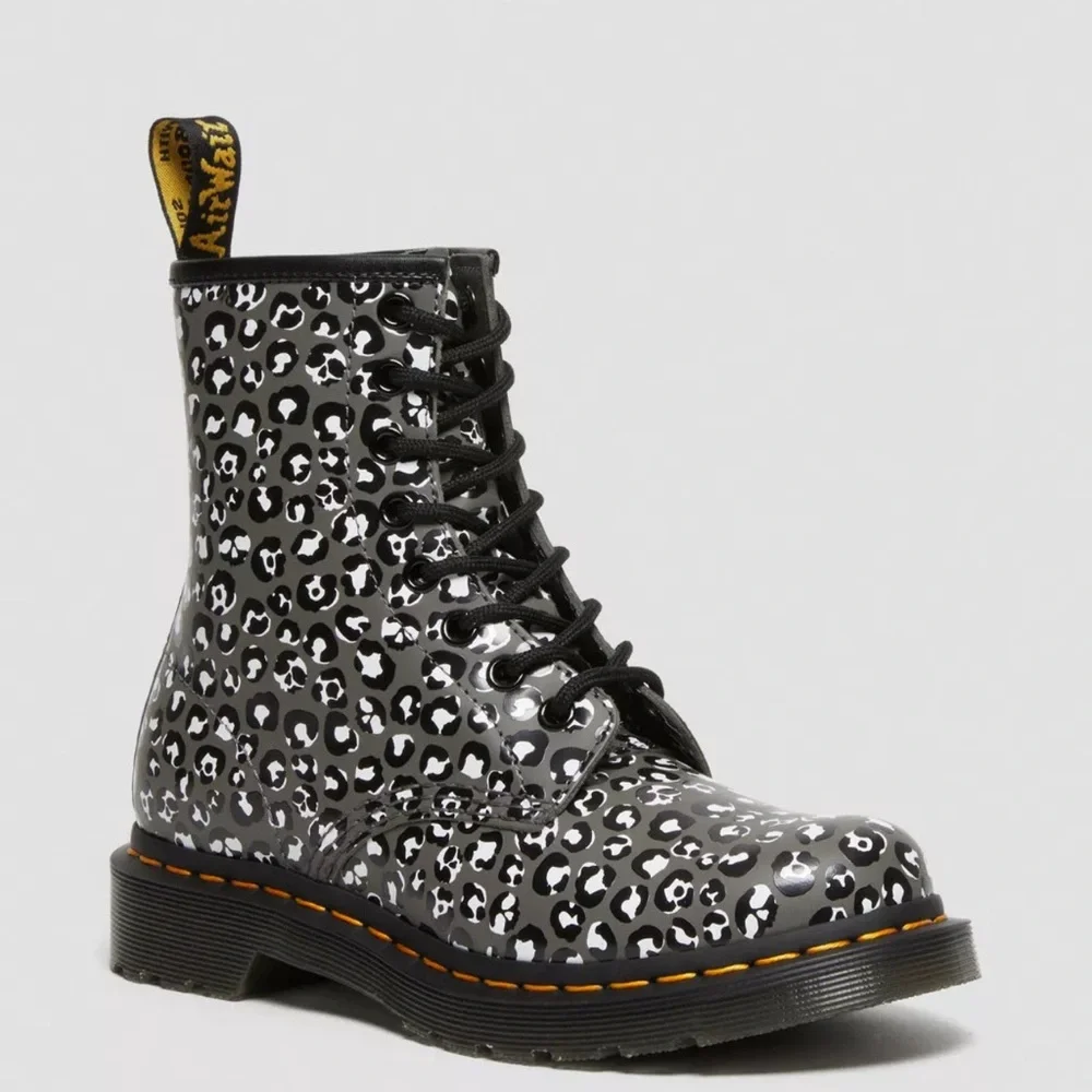 NWOB Dr. Martens 1460 WOMEN'S LEOPARD SMOOTH LEATHER LACE UP BOOTS US 7 EU 38 - Picture 4 of 14